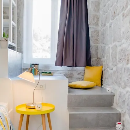 Mia - Two Bedroom سبليت