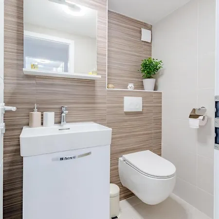 Mia - Two Bedroom